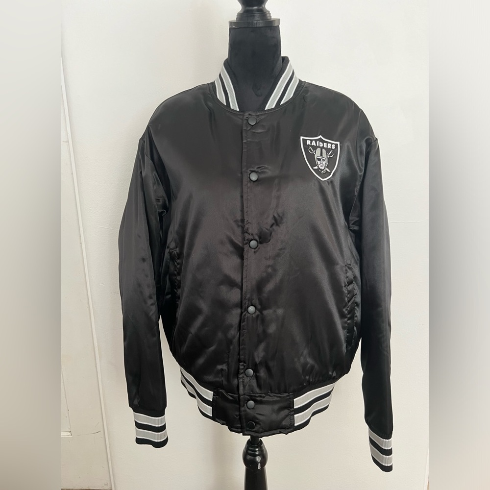 New Black NFL Raiders Puffer Jacket, Size Large W/ Tag’s.